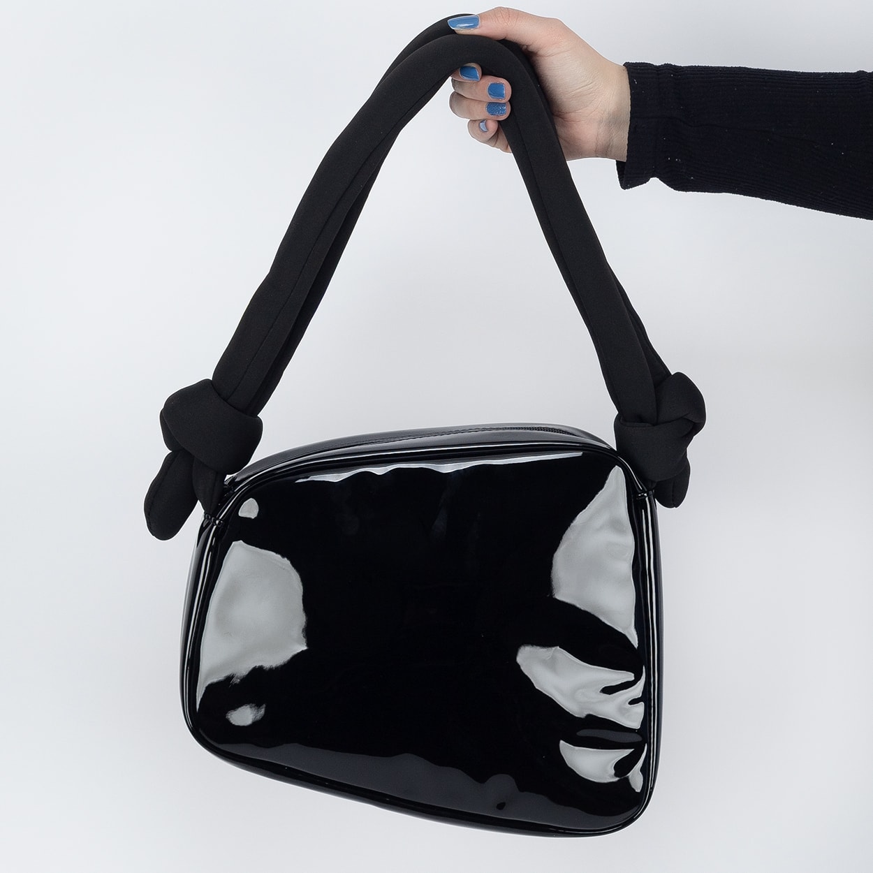 LiLi_yy  By Lili, vista-se para impressionar a si mesma. Chama no whats 055