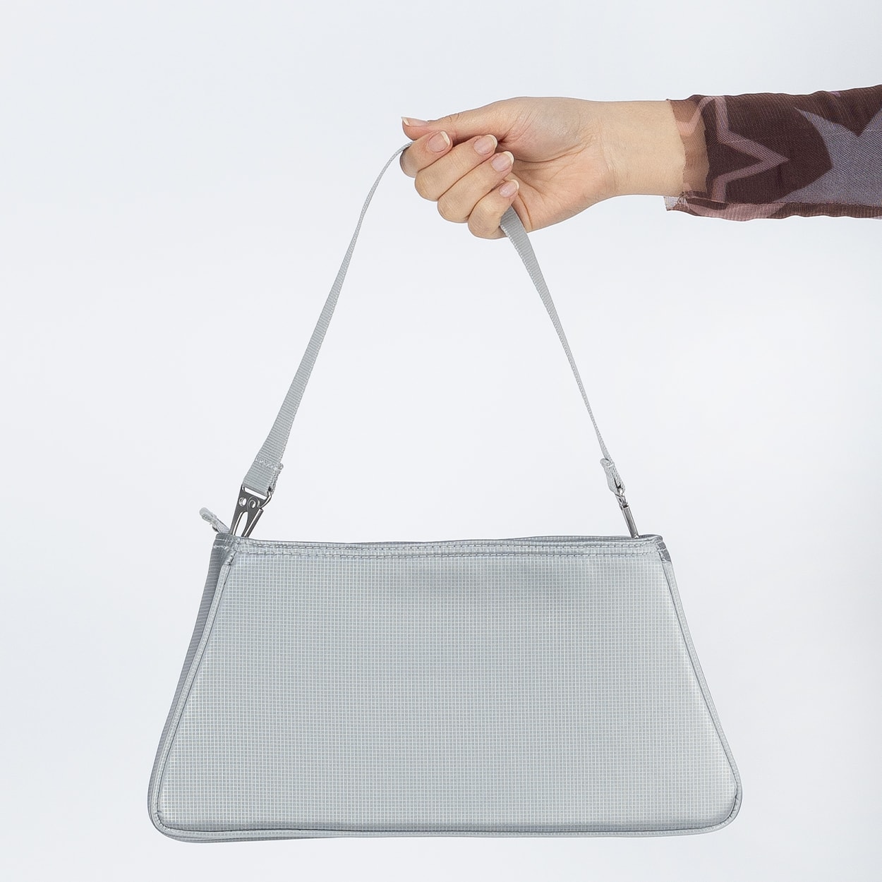 Bolsa adidas Cluth SH Bag Silver Metallic JX9194 Bolsa adidas Cluth SH Bag Silver Metallic JX9194
