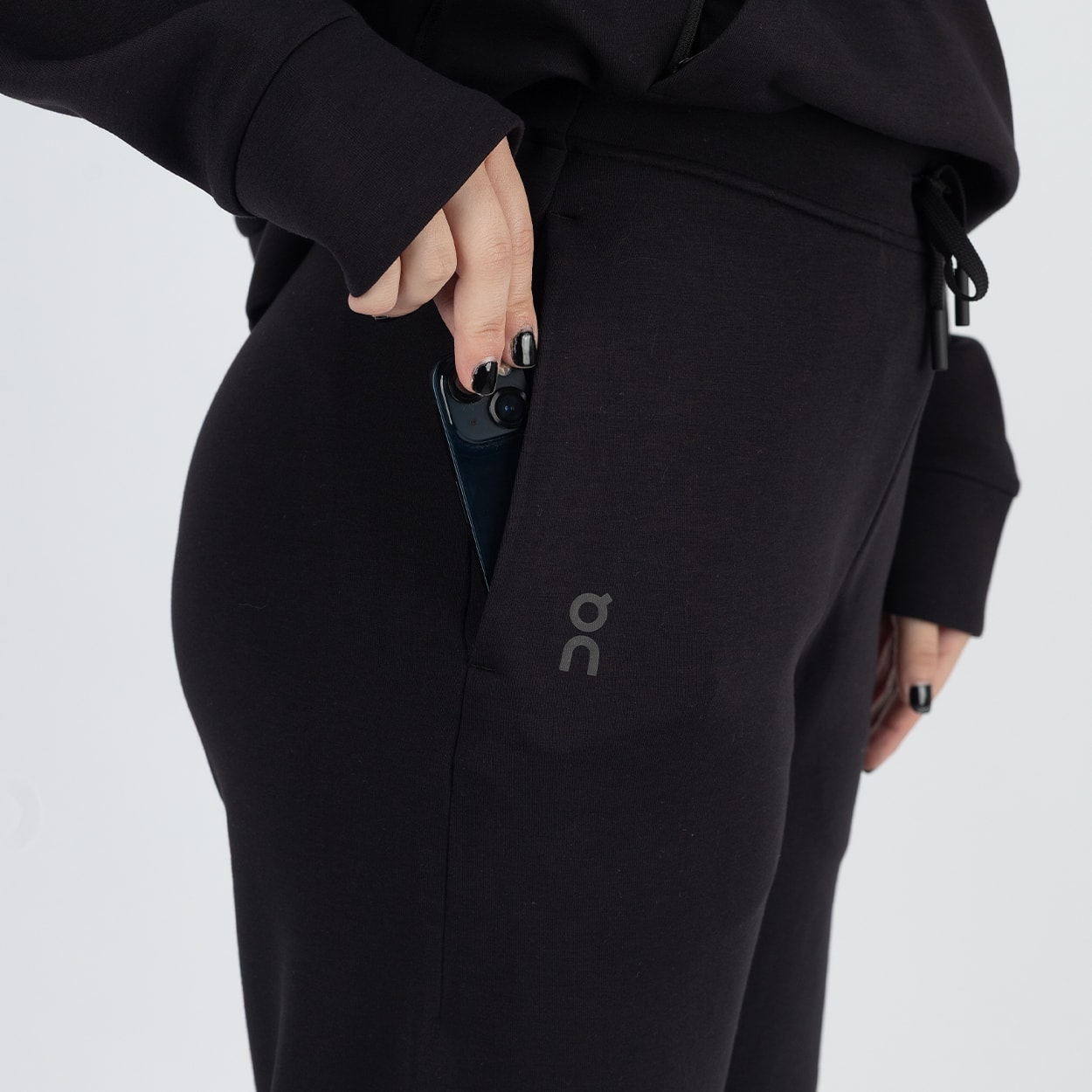 Calça On Focus Tech Sweatpants Black 1WF30390553