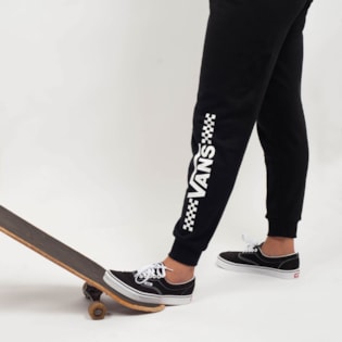 Calça Vans Moletom Fun Times Sweatpant Black VN0A3UO6BLK Calça Vans Moletom Fun Times Sweatpant Black VN0A3UO6BLK