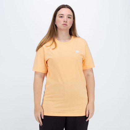 Camiseta Nike Club Tee Orange Chalk AR4997-734