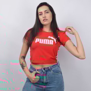 Camiseta Puma Cropped Feminina Tape Logo Tee Vermelho 85213512 Camiseta Puma Cropped Feminina Tape Logo Tee Vermelho 85213512