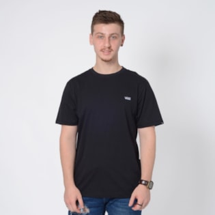 Camiseta Vans Core Basics Tee Black White VNB20K4UY28 Camiseta Vans Core Basics Tee Black White VNB20K4UY28