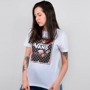 Camiseta Vans Feminina Boxed Botanic White VN0A47WIWHT Camiseta Vans Feminina Boxed Botanic White VN0A47WIWHT