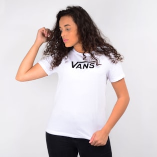 Camiseta Vans Flying V Classic White VN0A47WHWHT Camiseta Vans Flying V Classic White VN0A47WHWHT