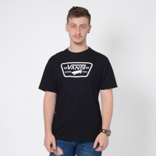 Camiseta Vans Full Patch Black White VNB20QN8Y28 Camiseta Vans Full Patch Black White VNB20QN8Y28