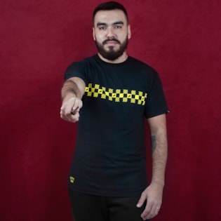 Camiseta Vans Masculina Harry Potter Hufflepuff SS Black VN0A45A8BLK Camiseta Vans Masculina Harry Potter Hufflepuff SS Black VN0A45A8BLK