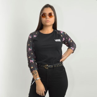 Camiseta Vans Reglan Satin Floral Black Satin VNB17A3UUVL Camiseta Vans Reglan Satin Floral Black Satin VNB17A3UUVL