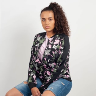 Jaqueta Puma Feminina Classics T7 Track Jacket Preto Flower 57624801 Jaqueta Puma Feminina Classics T7 Track Jacket Preto Flower 57624801