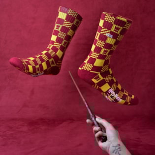 Meia Vans Feminina Harry Potter Crew Gryffindor VN0A3I66SP3 Meia Vans Feminina Harry Potter Crew Gryffindor VN0A3I66SP3
