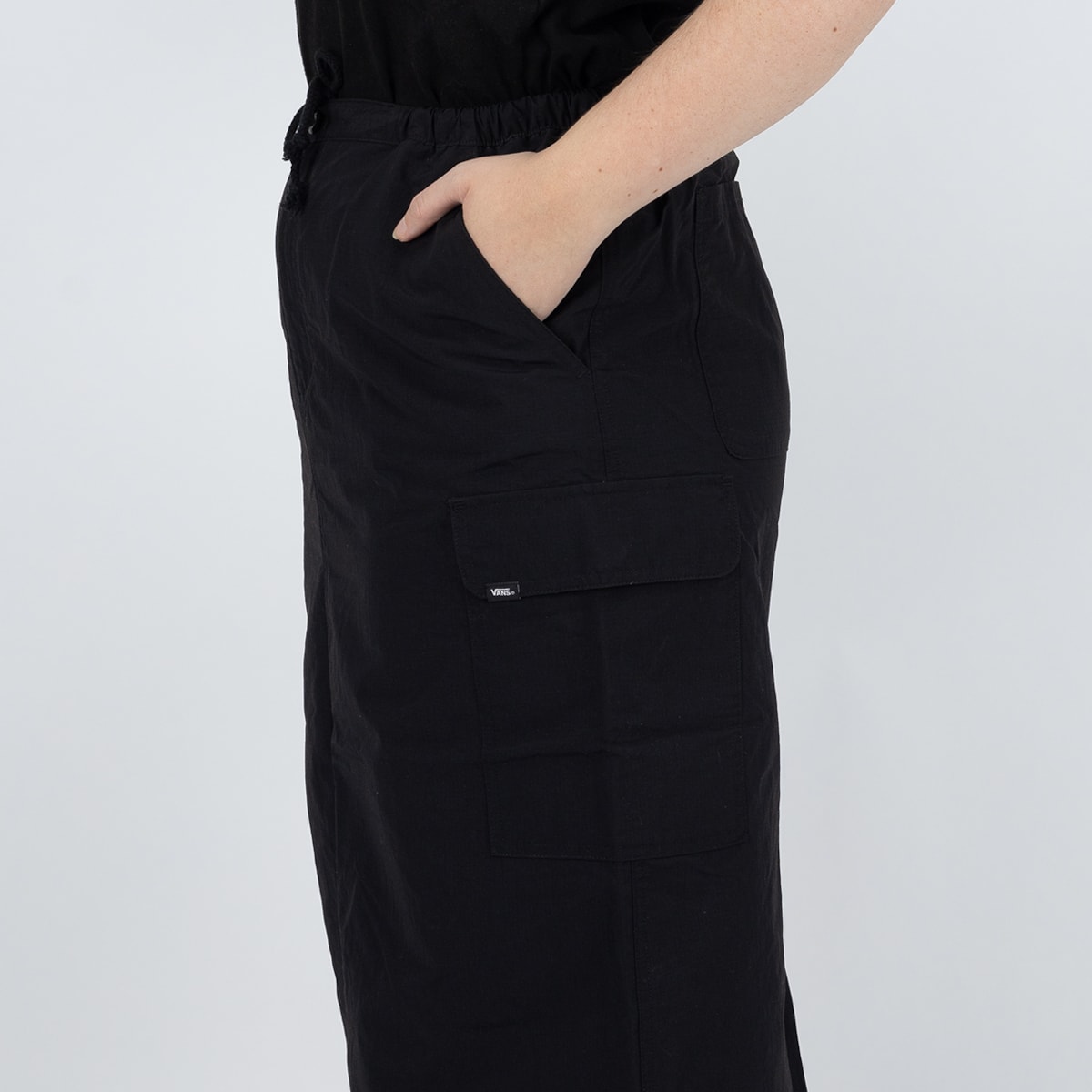 Saia Vans Riley Parachute Cargo Skirt Black VN000HQBBLK