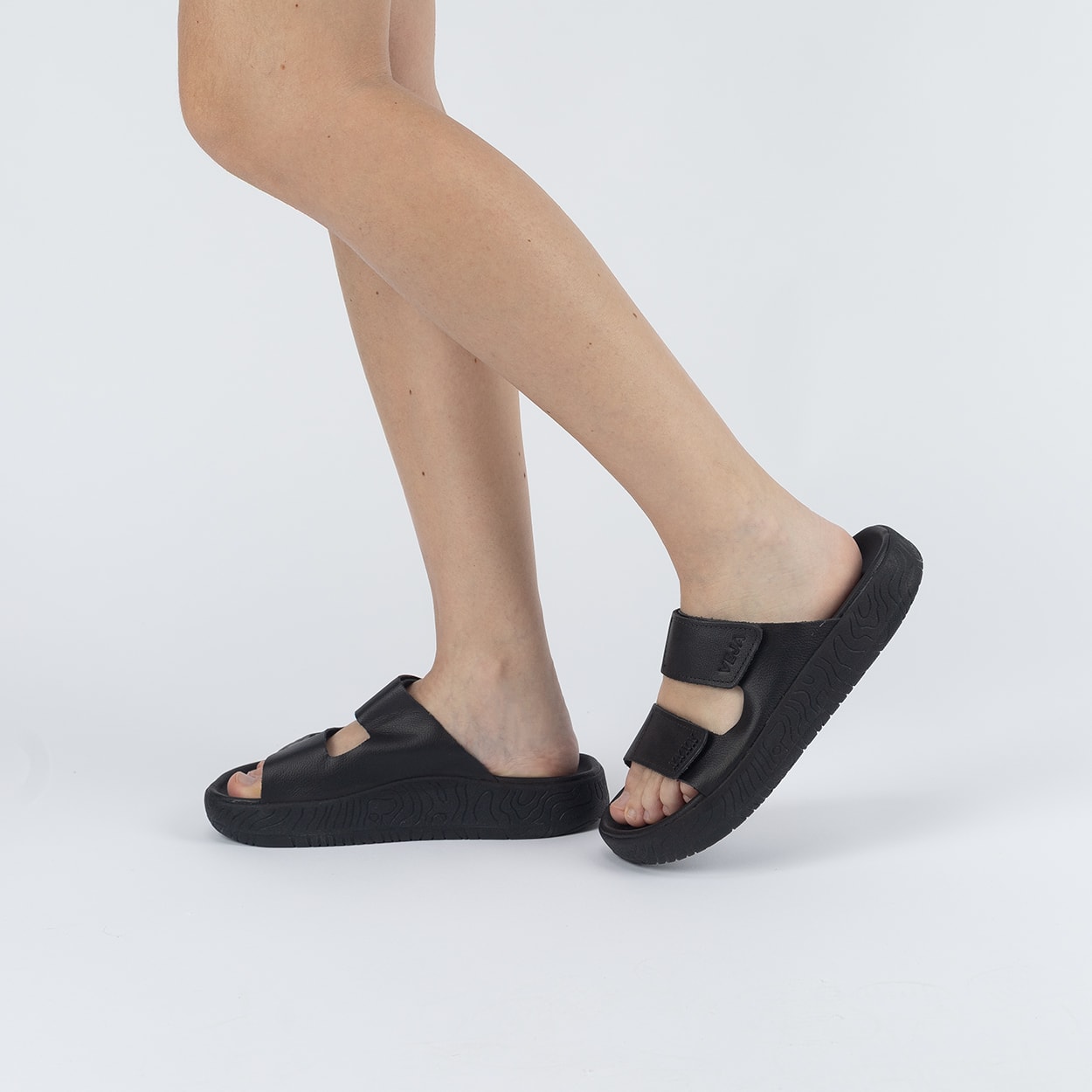 Sandália Veja Etna O.T. Leather Full Black SA2020754