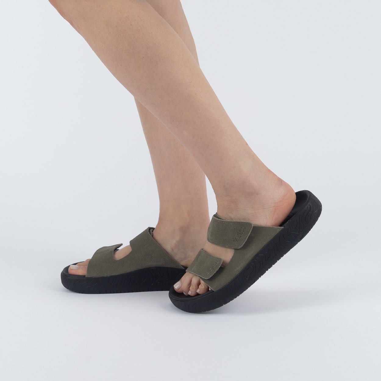 Sandália Veja Etna Suede Soft Kaki Black SA3220676