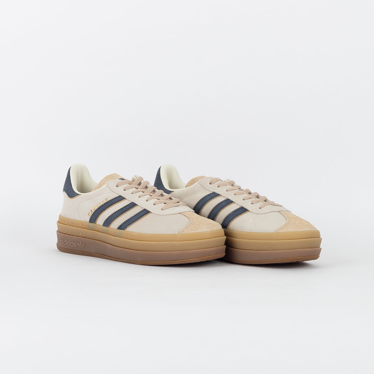 【blackaddict】Boldy James - 3点セット Tênis adidas Gazelle Bold Cream White Night Indigo JQ5126