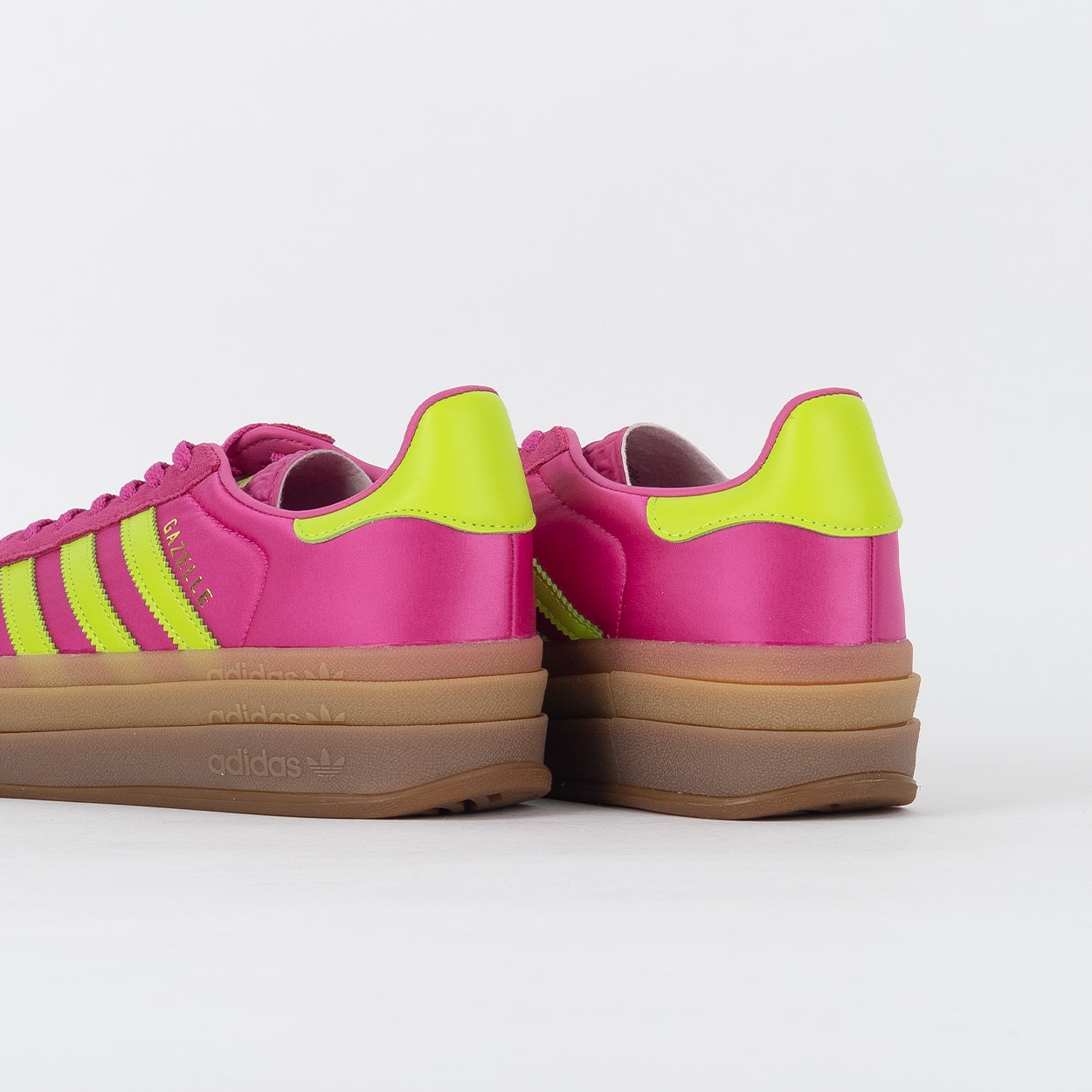 Tênis adidas Gazelle Bold Semi Lucid Fuchsia Solar Slime JI2705