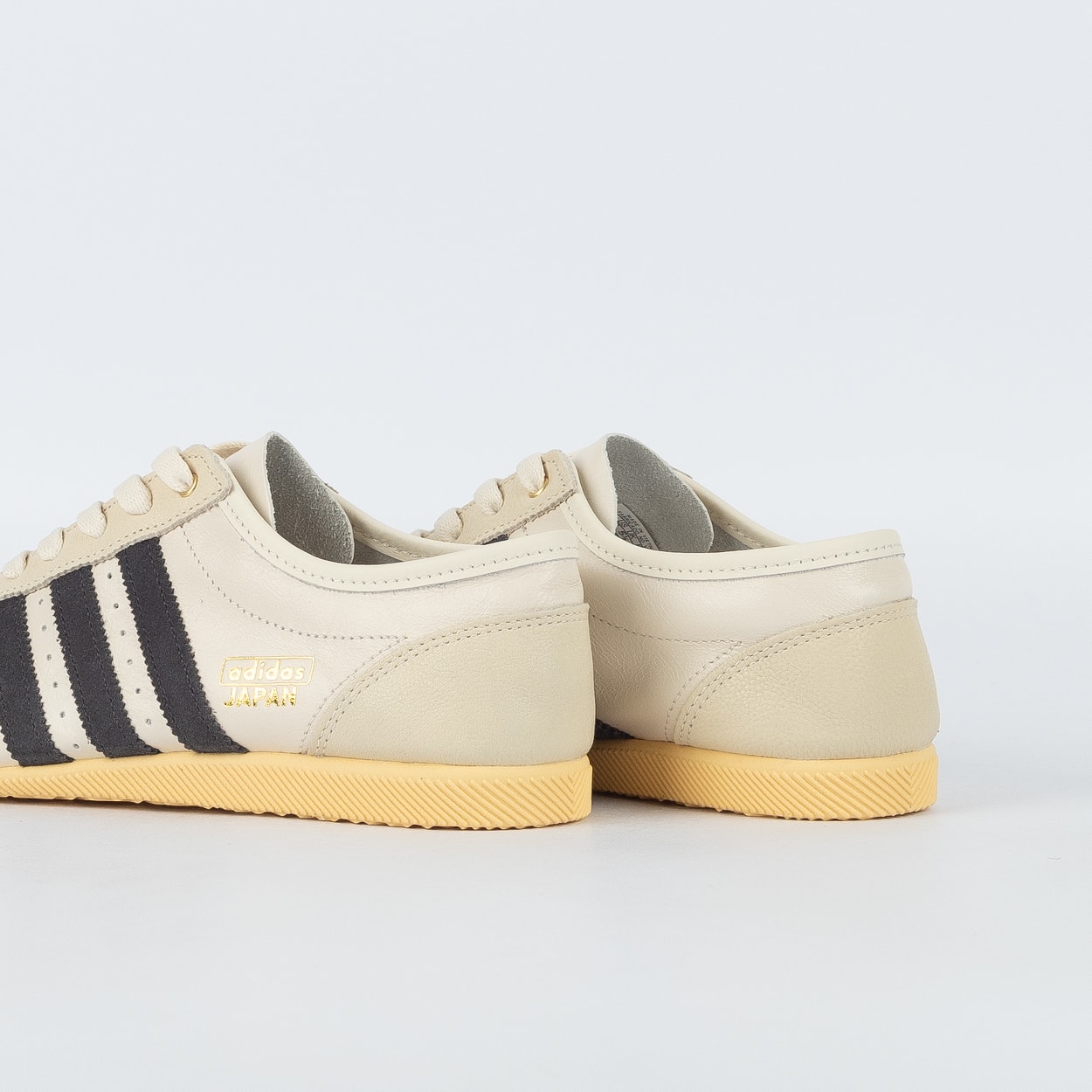 Tênis adidas Japan Decon W Cream White Utility Black Orange Tint