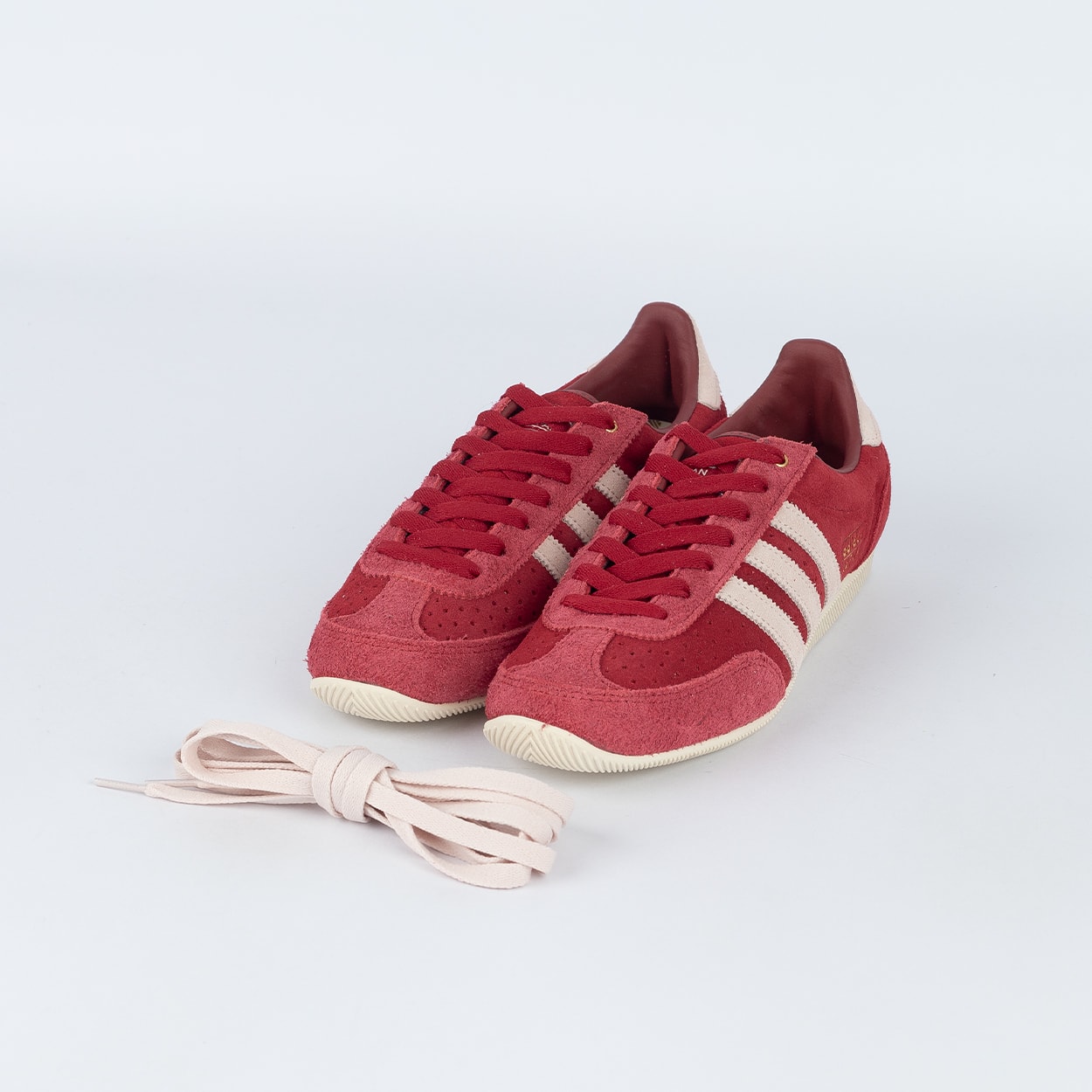 Tênis adidas Japan Team Victory Red Wonder Quartz Gold Metallic KJ6155