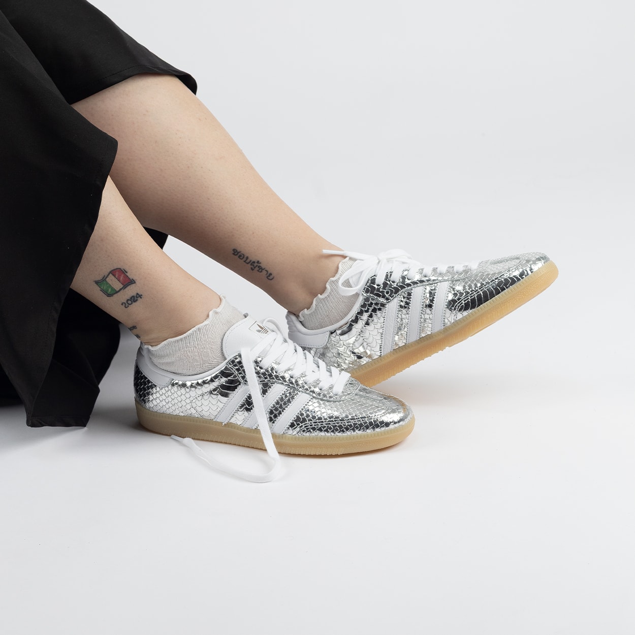Tênis adidas Samba OG White Silver Metallic JI2725