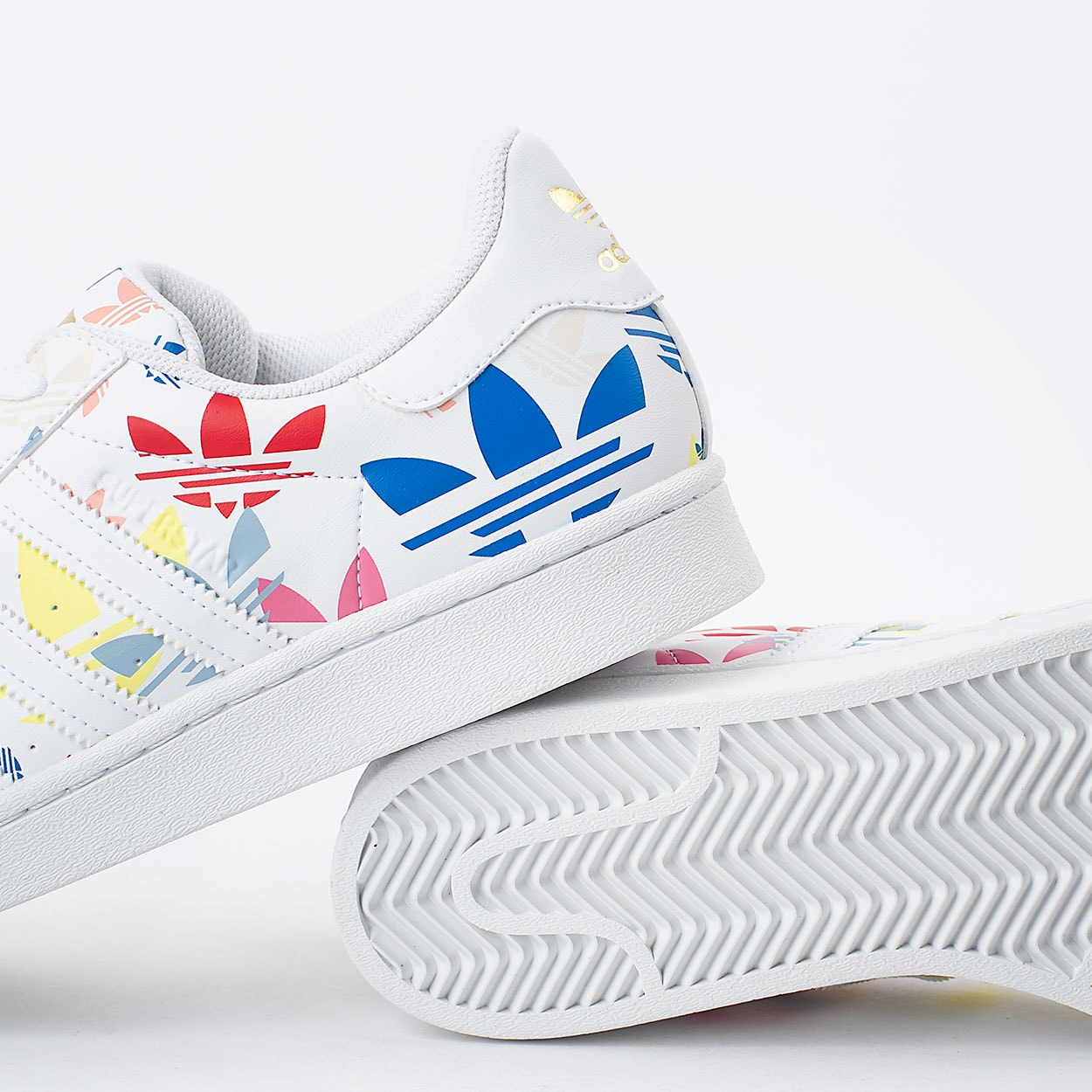 Shop adidas SUPERSTAR 2021 SS Unisex Faux Fur Street Style Plain Logo  Sneakers (1132, H00183 H00182) by LOVE\u0026FLOWER | BUYMA