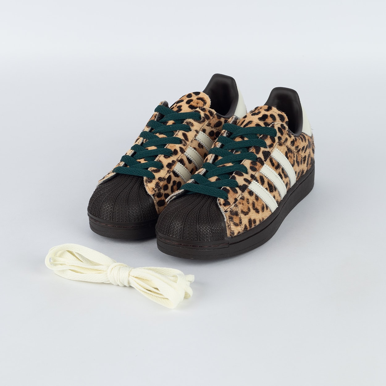 Tênis adidas Superstar II Dark Brown Ivory Gold Metallic KI4203