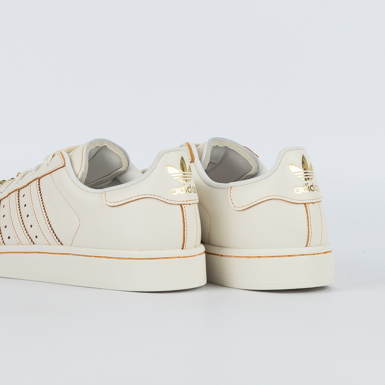 Tênis adidas Superstar II Off White JS1379