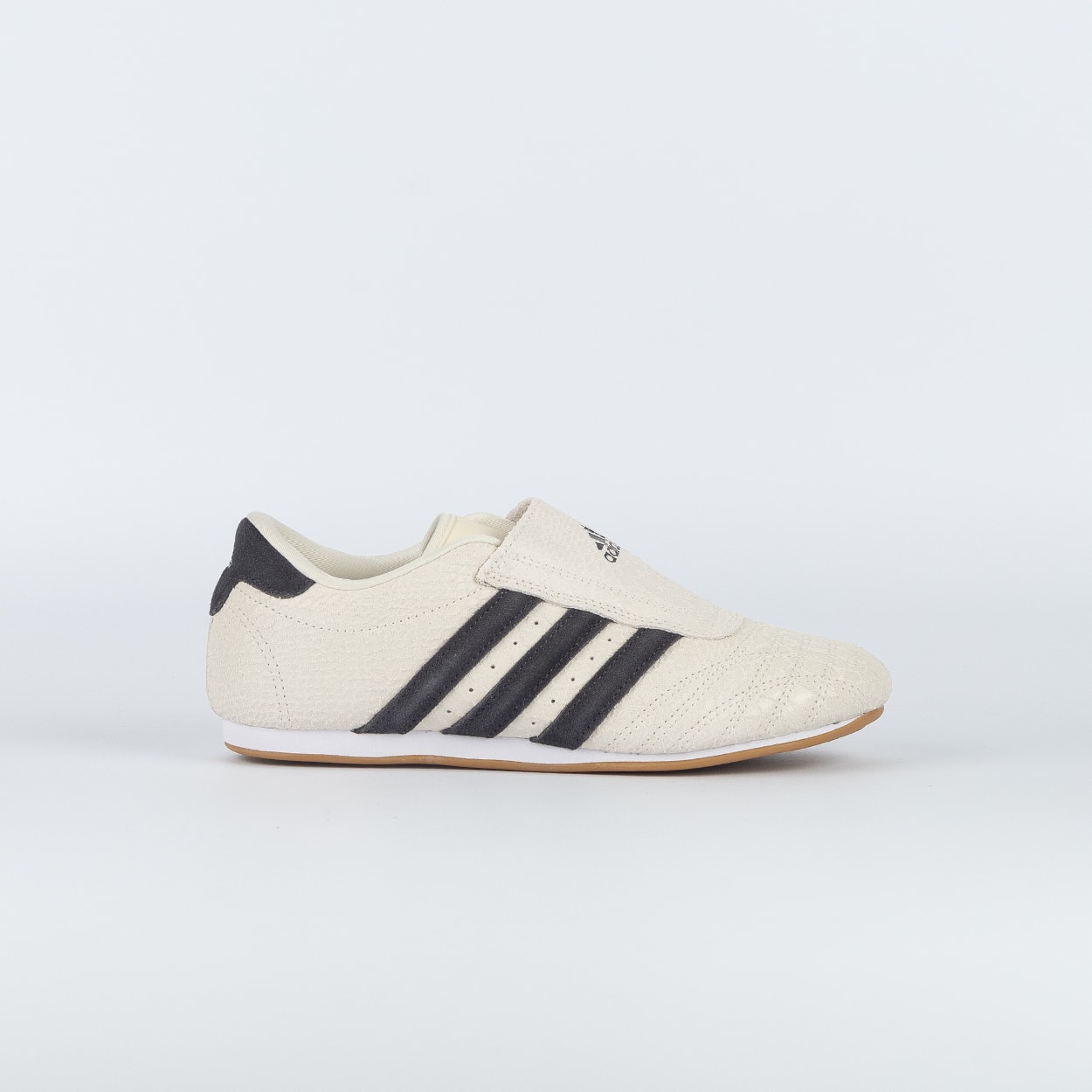 Tênis adidas Taekwondo Cream White Utility Black Gum IH4447