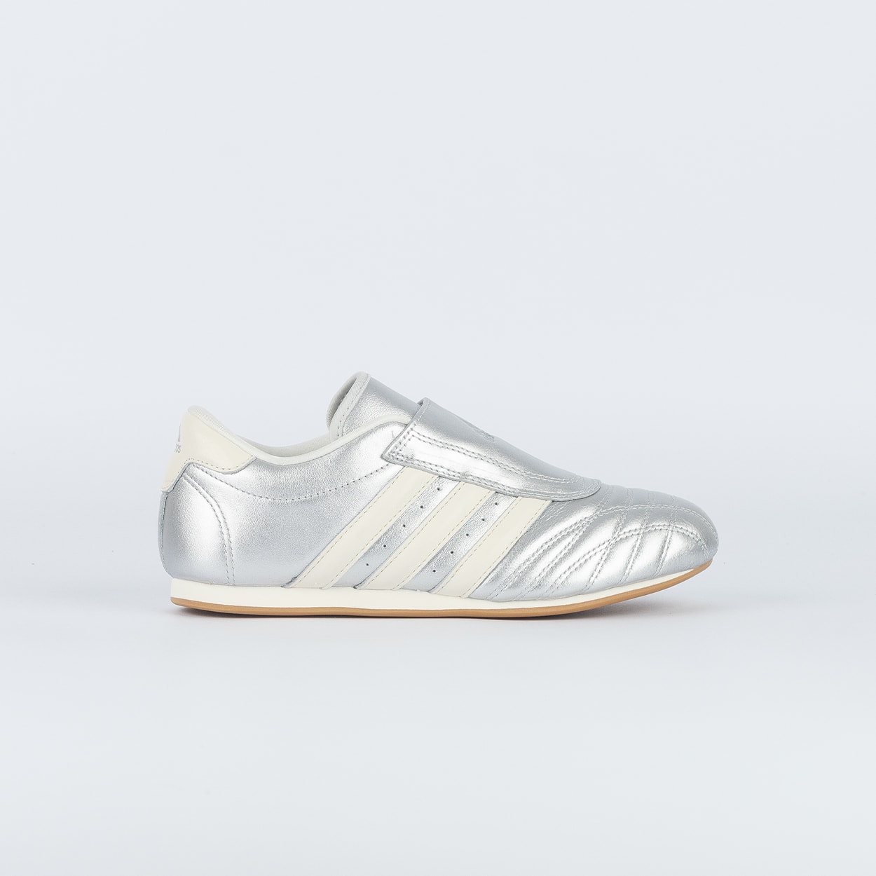adidas TAEKWONDO シルバー スニーカー Tênis adidas Taekwondo Silver Metallic JS4023