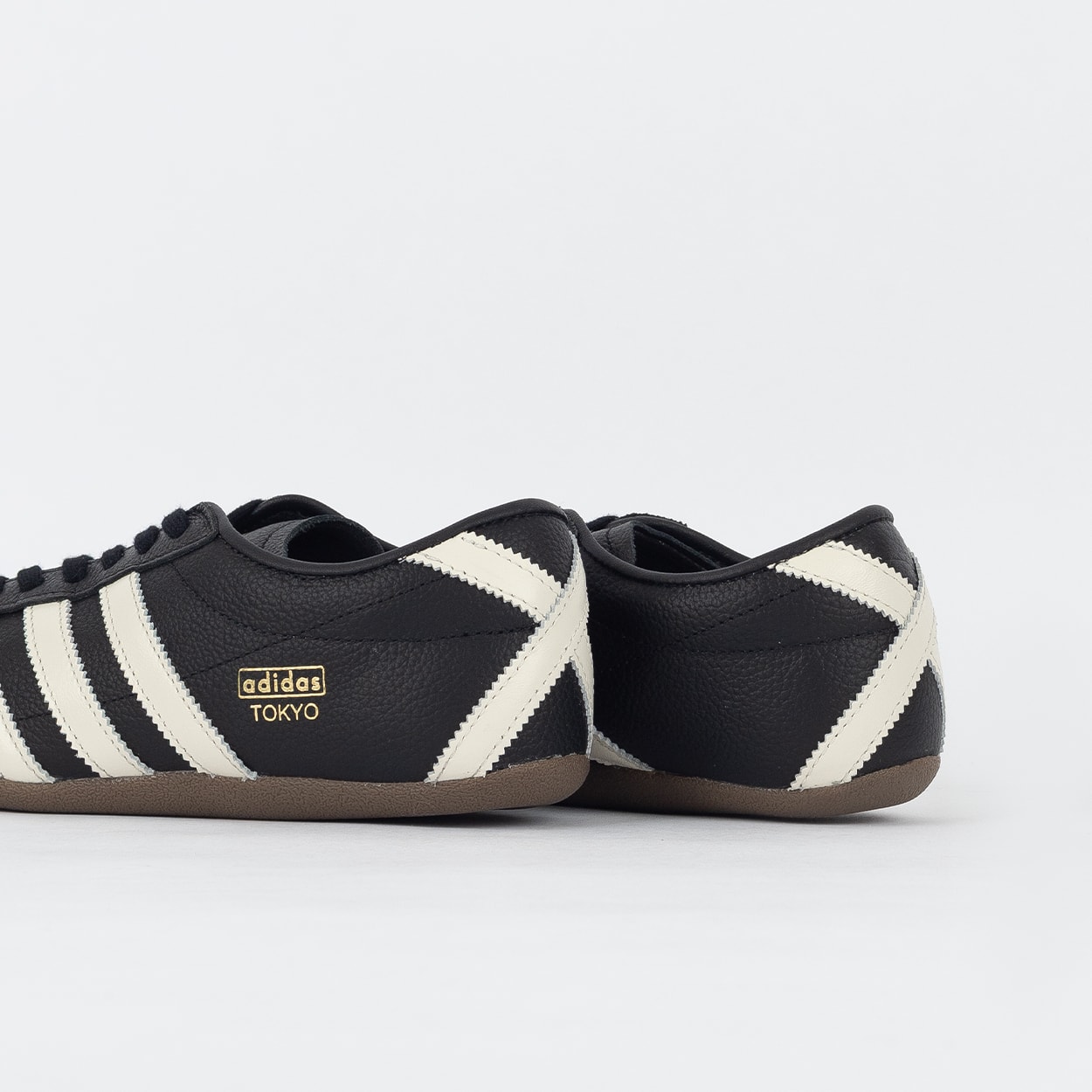 Tênis adidas Tokyo Core Black Off White JQ0598