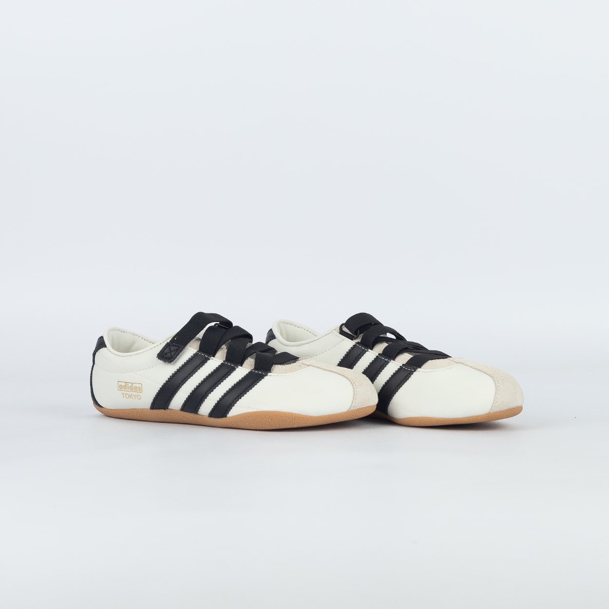 Tênis adidas Tokyo MJ Off White Core Black Gum KJ8378