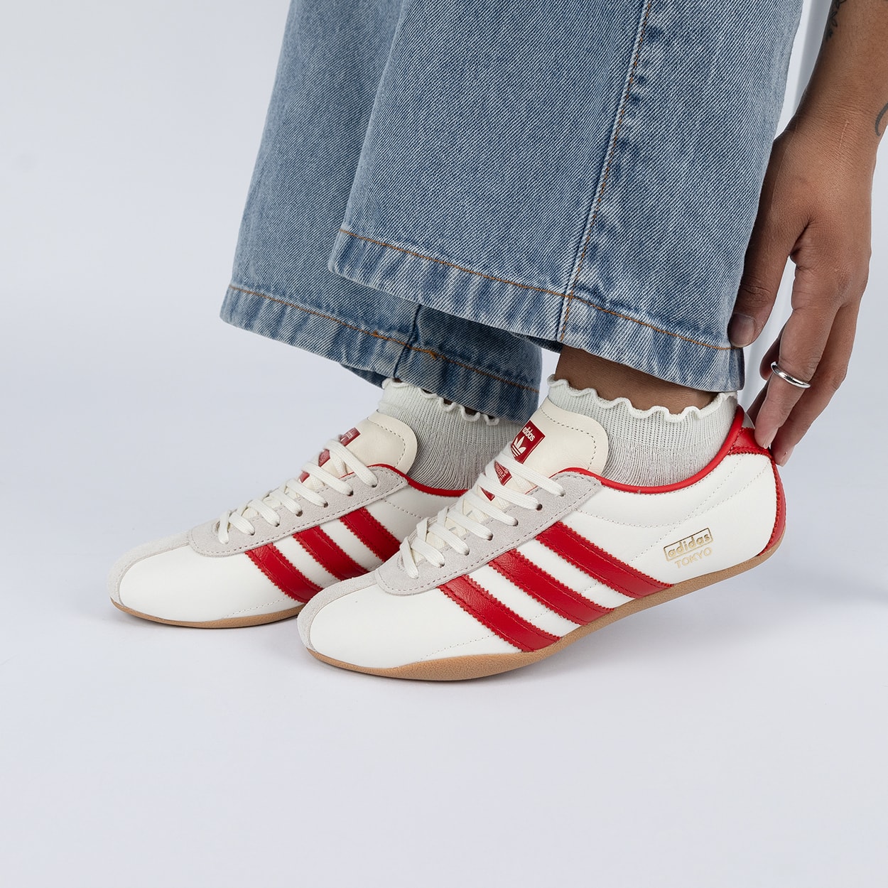 Tênis adidas Tokyo Off White Better Scarlet JI3300