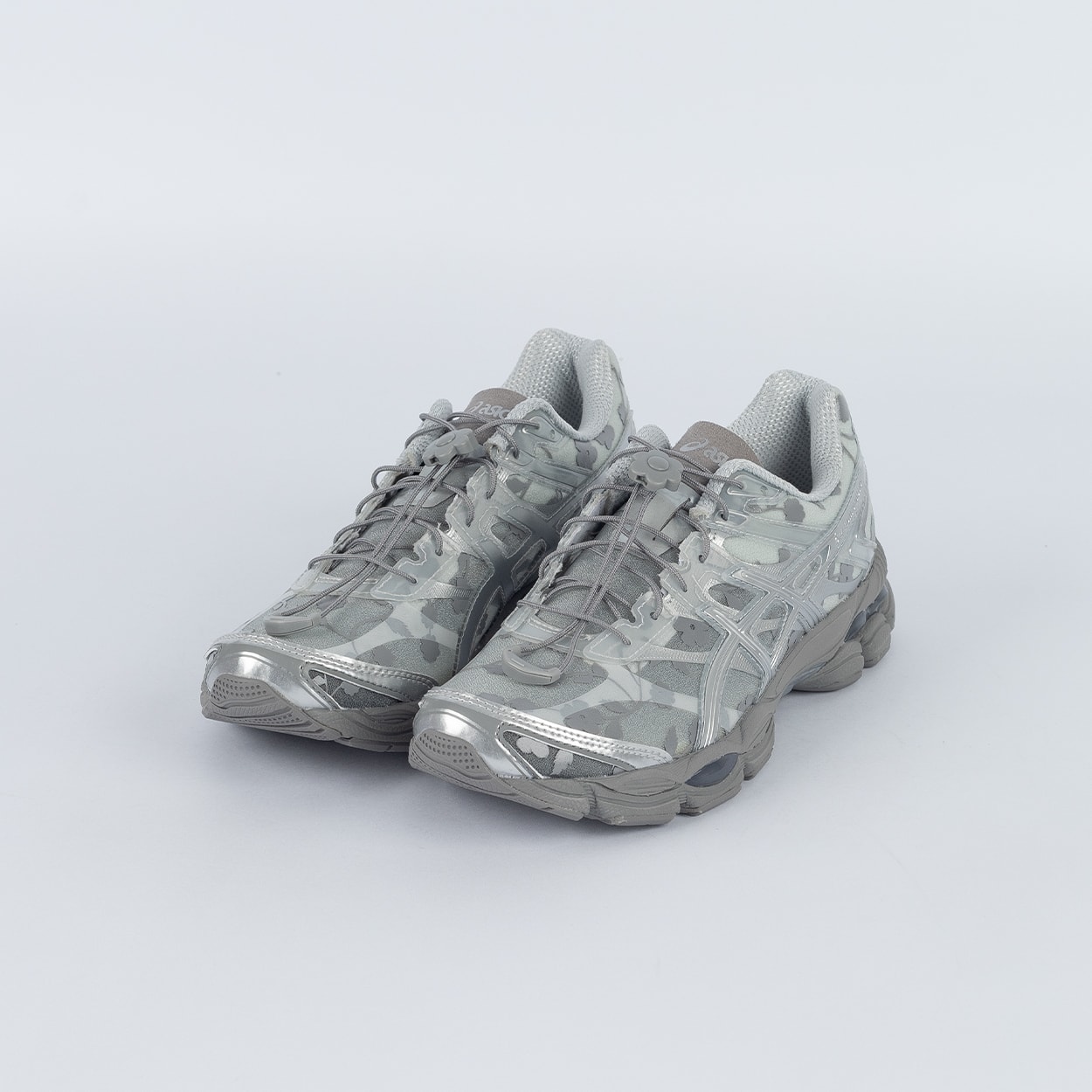 ASICS GEL-CUMULUS 16 SSCB 23.5cmセシリーバンセン ASICS GEL-CUMULUS 16 SSCB WN'S x Cecilie Bansen 💐 Disponíveis na