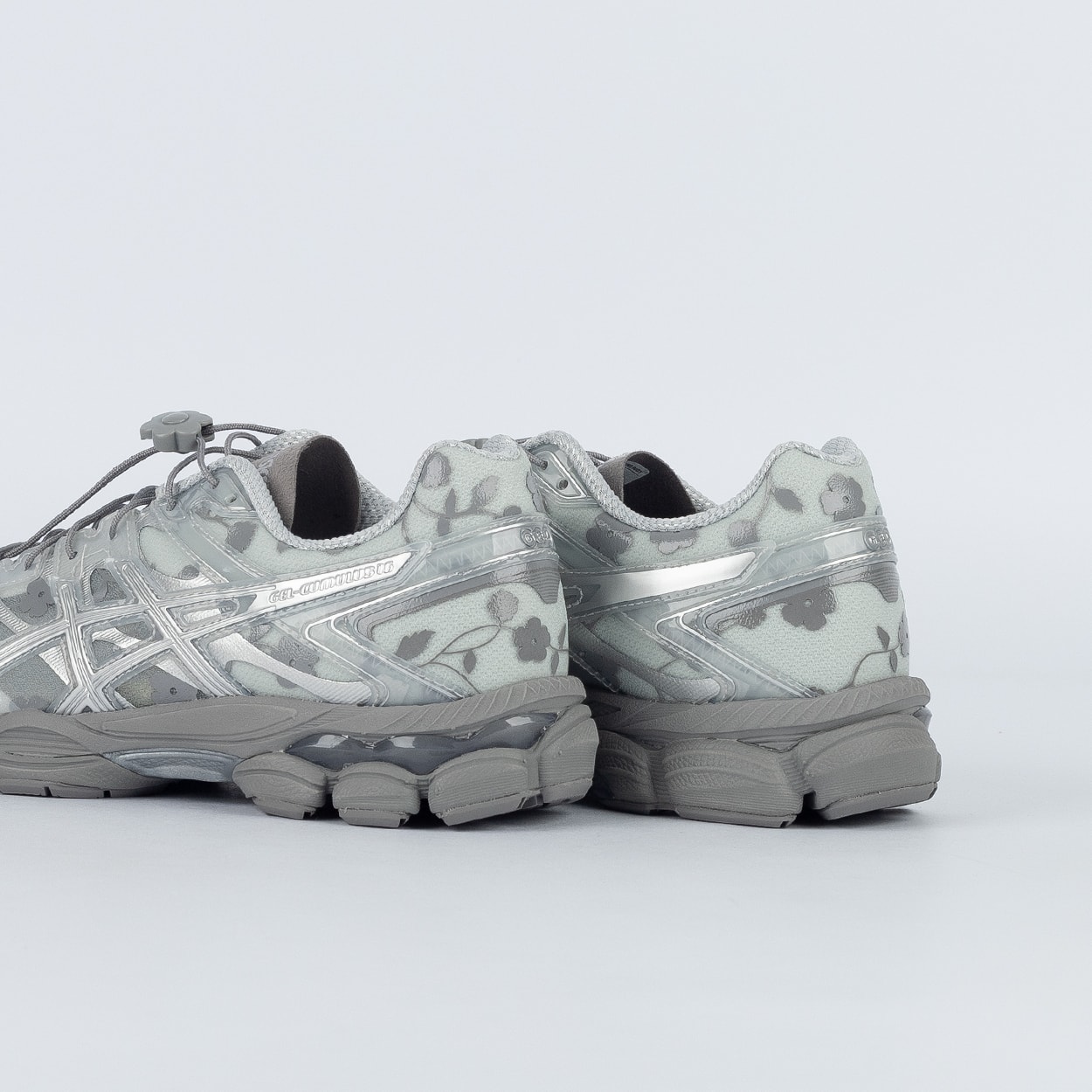 セシリーバンセン ASICS GEL-CUMULUS 16 Tênis Asics Gel-Cumulus 16 SSCB Cecilie Bahnsen Glacier Grey