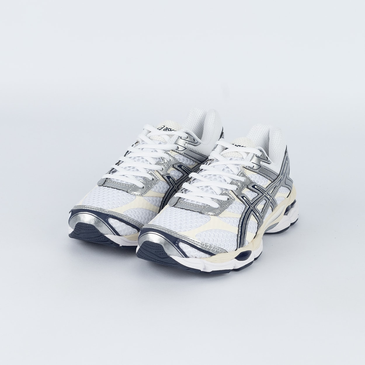Tênis Asics Gel-Cumulus 16 White Midnight 1203A733.103