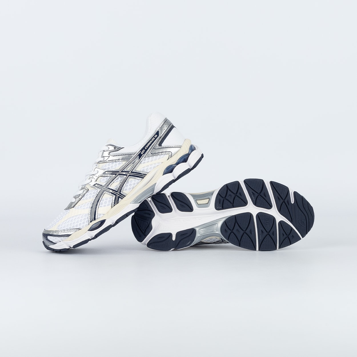 Tênis Asics Gel-Cumulus 16 White Midnight 1203A733.103