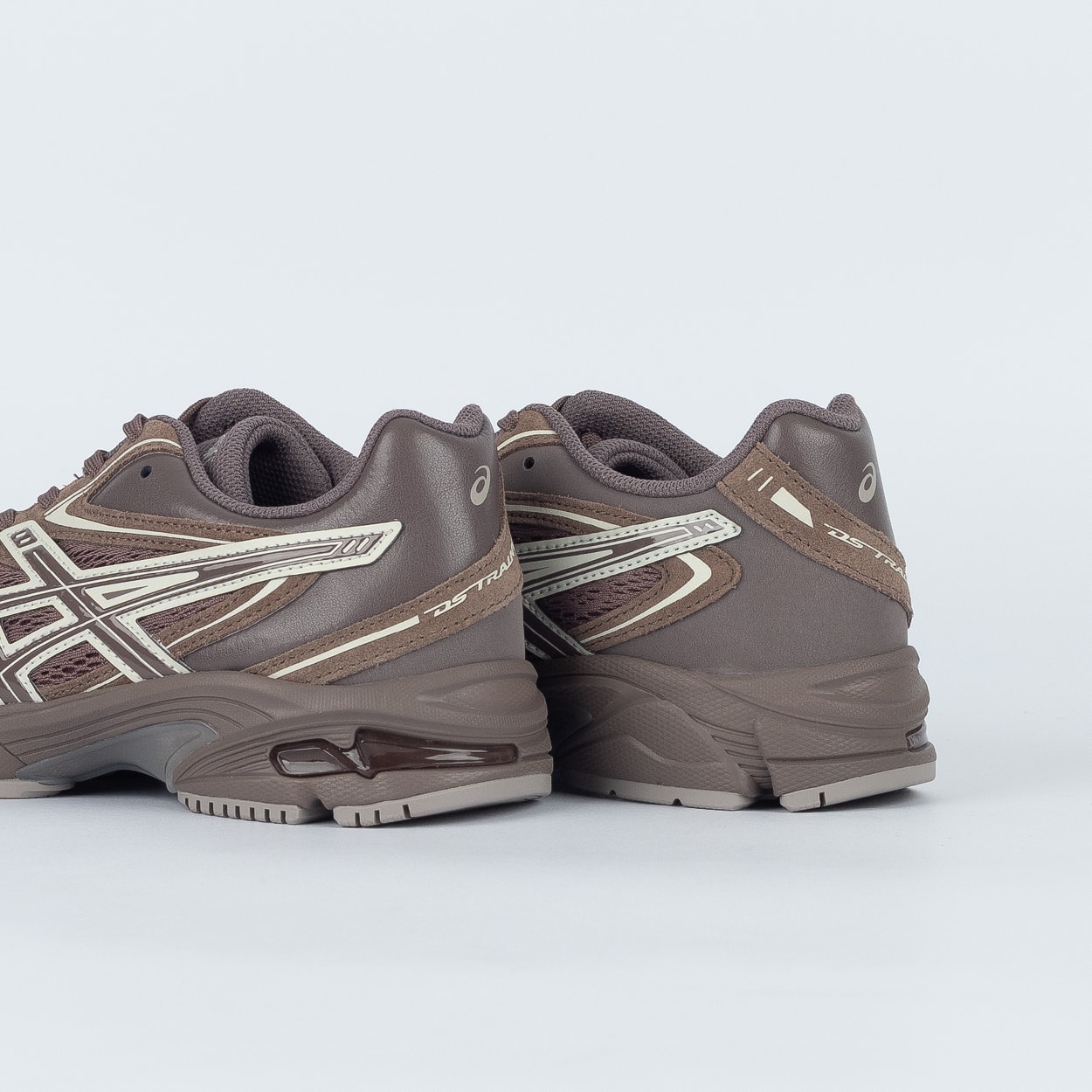 Tênis Asics Gel-DS Trainer 14 Cocoa Powder Cream 1203B073.200