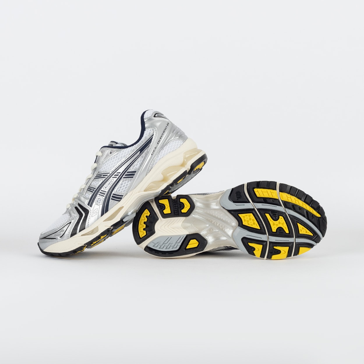 JJJJound × Asics Gel-Kayano 14 Midnight Asics x JJJJound trazem ao Brasil sua arte de fazer o básico