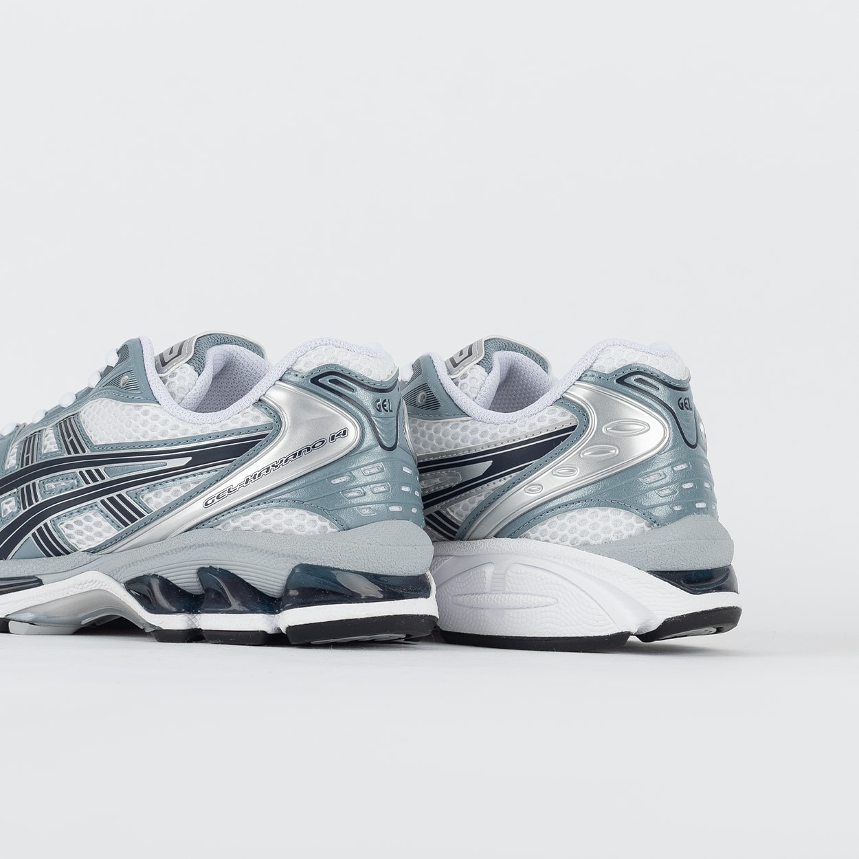 靴 GEL-KAYANO 14 WHITE/FJORD GREY 27.5 Tênis Asics Gel-Kayano 14 White Fjord Grey 1203A537.106
