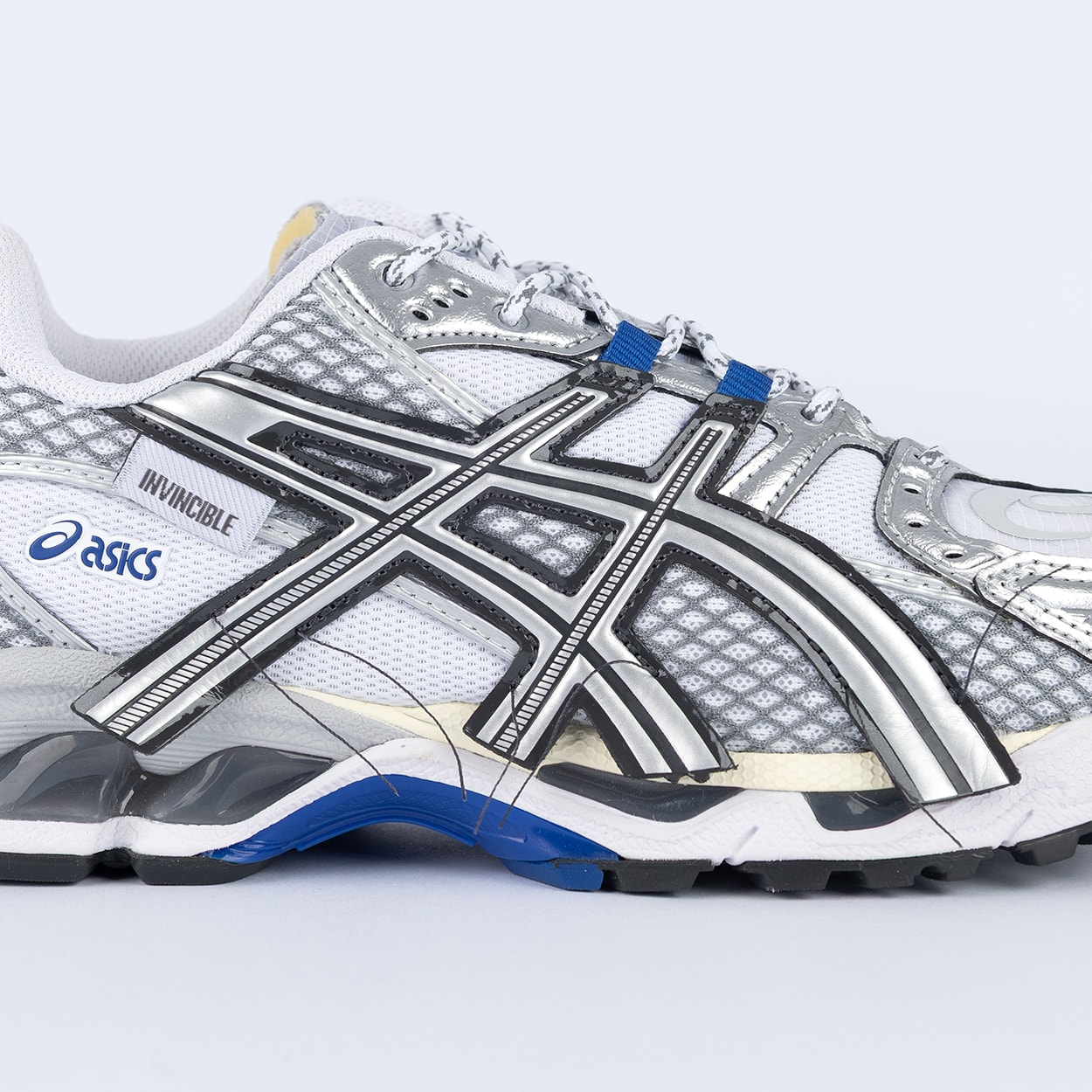 END. × Asics Gel-Nimbus 10.1 28 Tênis Asics Gel Nimbus 10.1 x End Milk Snow White Solidate Blue