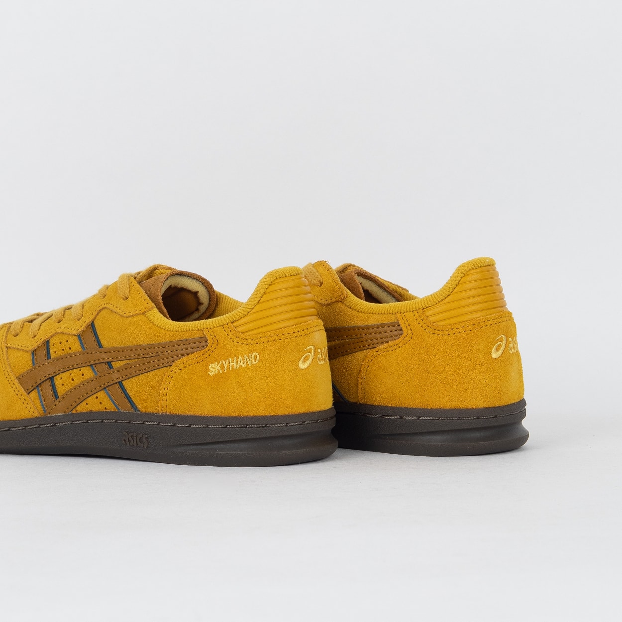 Tênis Asics Skyhand OG Hornet Spice Curry 1203A452.750