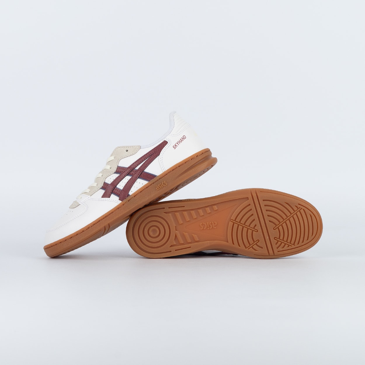 Tênis Asics Skyhand OG White Brisket Red 1203A451.105