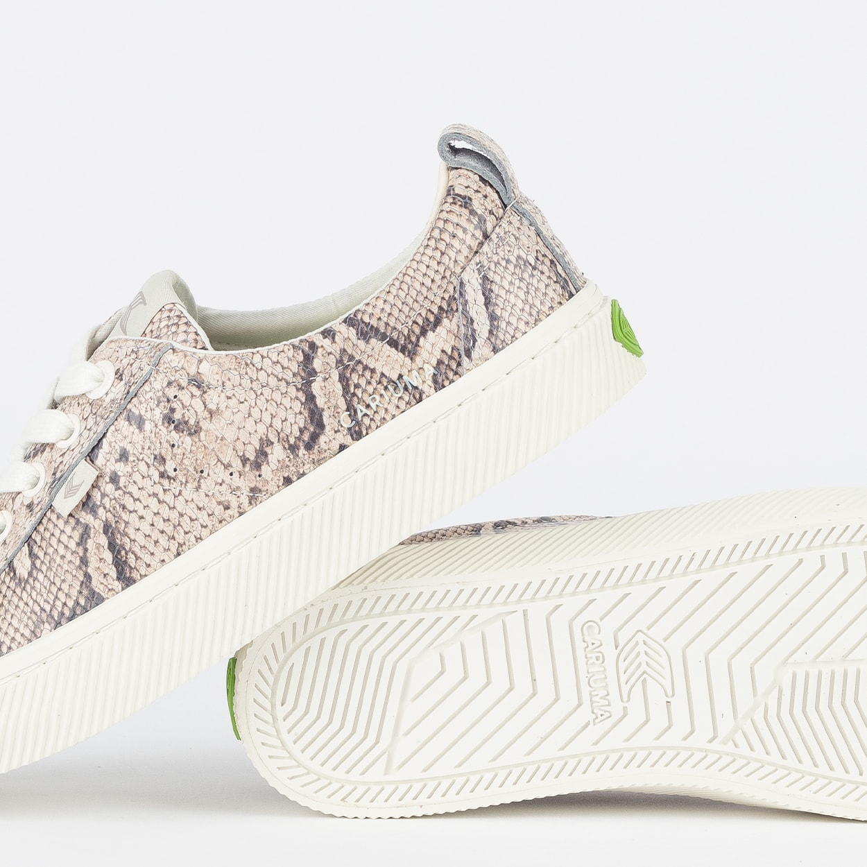 Tênis Cariuma Oca Low Leather Snake Skin Print 100101P23