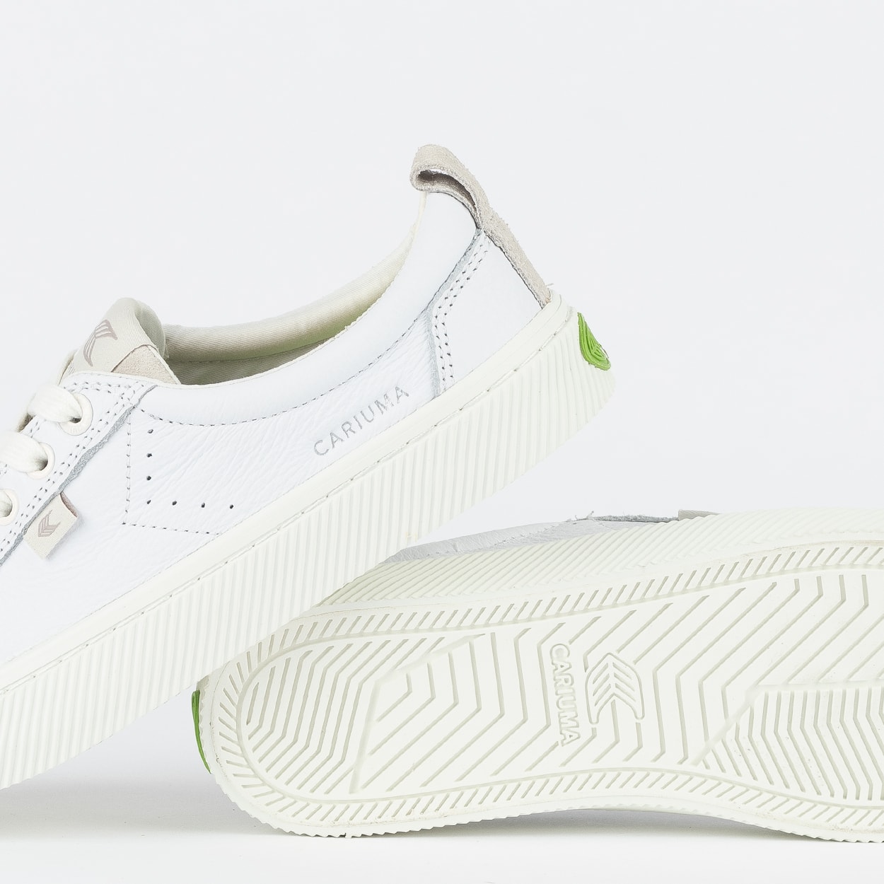 Tênis Cariuma Oca Low Premium Leather Vintage White 100104W19