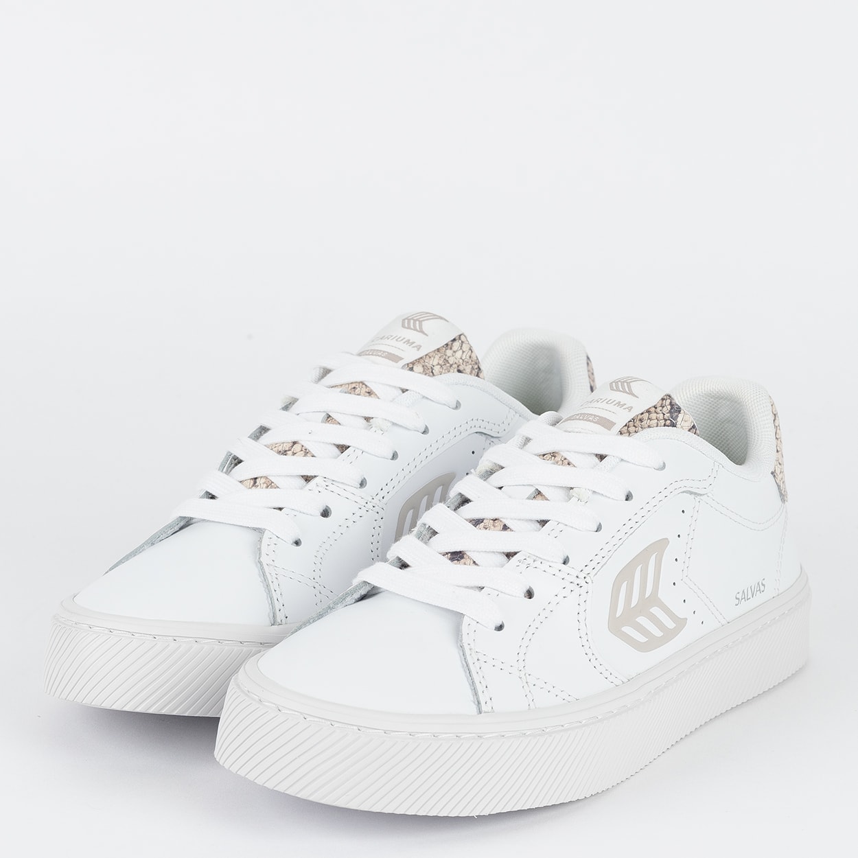 Tênis Cariuma Salvas Leather Silver Cloud White Snake Skin Print