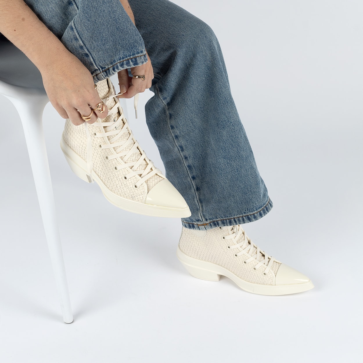 Tênis Converse Chuck 70 De Luxe Pointed Hi Woven Leather Egret