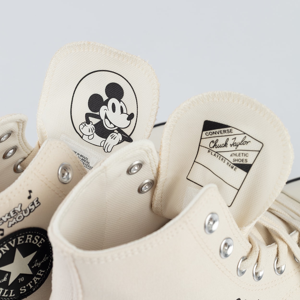 Tênis Converse Chuck 70 Hi Disney Mickey Vintage Bege Claro Preto
