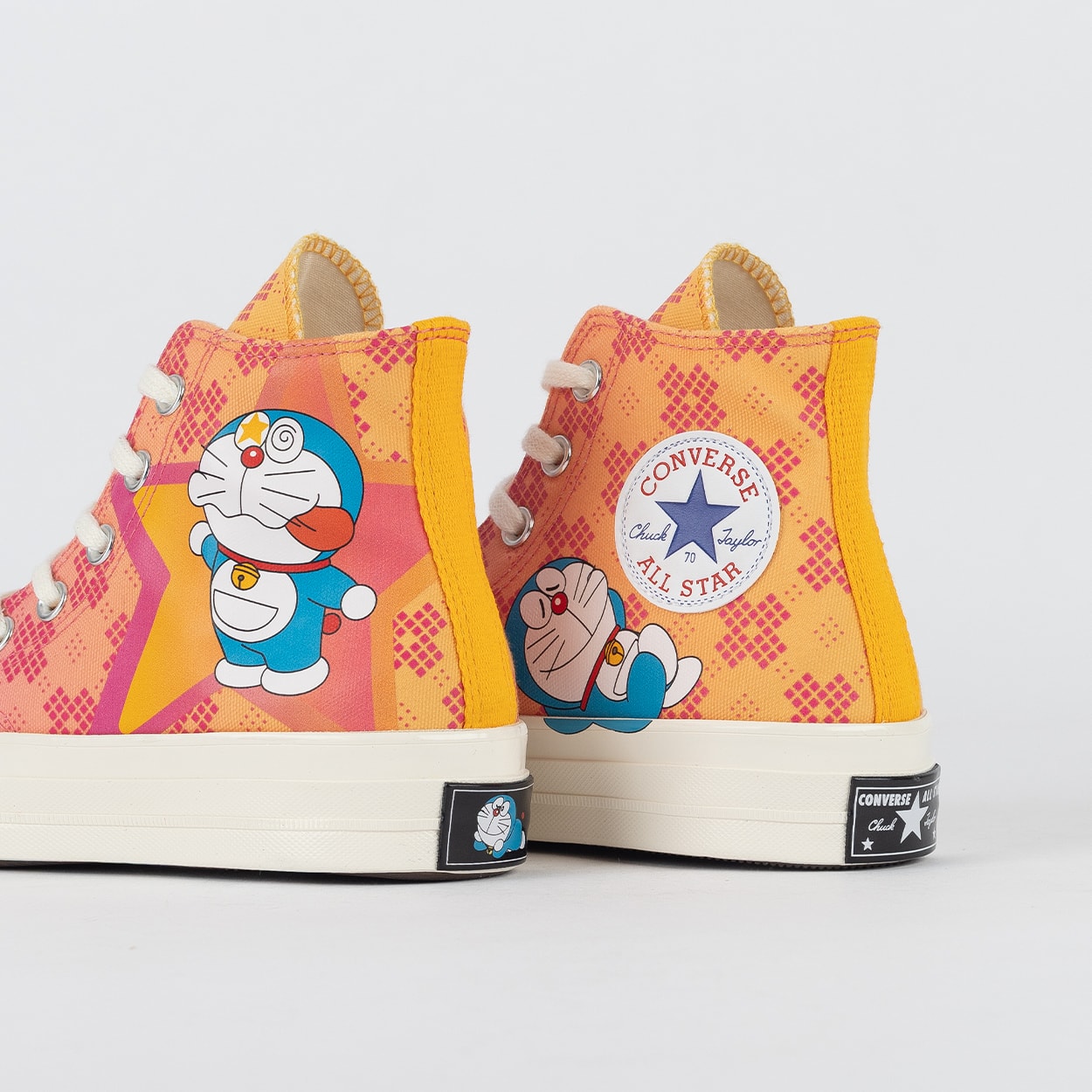 Tênis Converse Chuck 70 Hi Doraemon Habanero Gold A15790C
