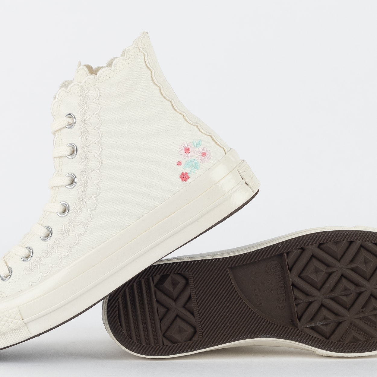 Tênis Converse Chuck 70 Hi Embroidery Graphic Amendoa Branco Velho