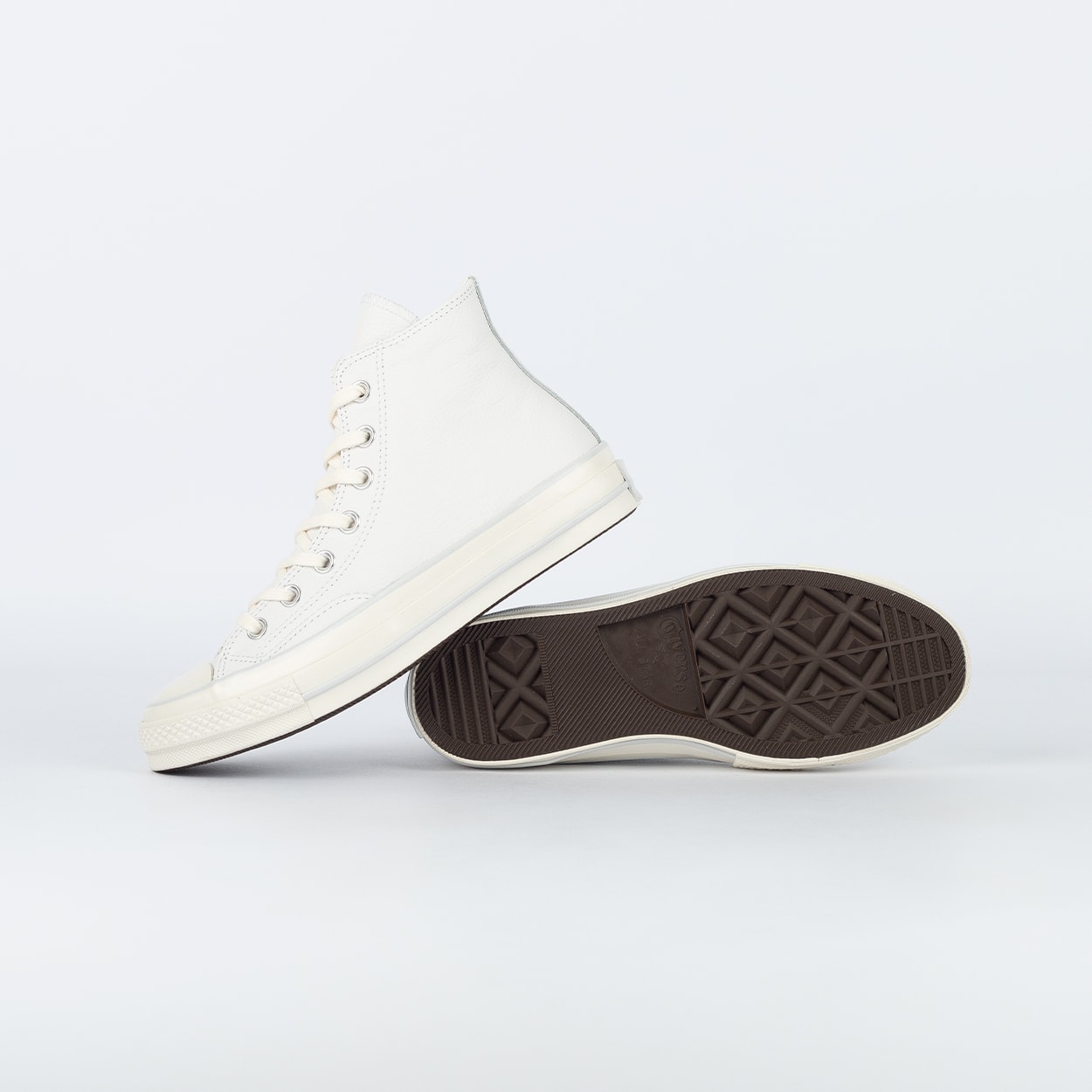 Tênis Converse Chuck 70 Hi Essential Branco Neutro Amendoa CT33010002