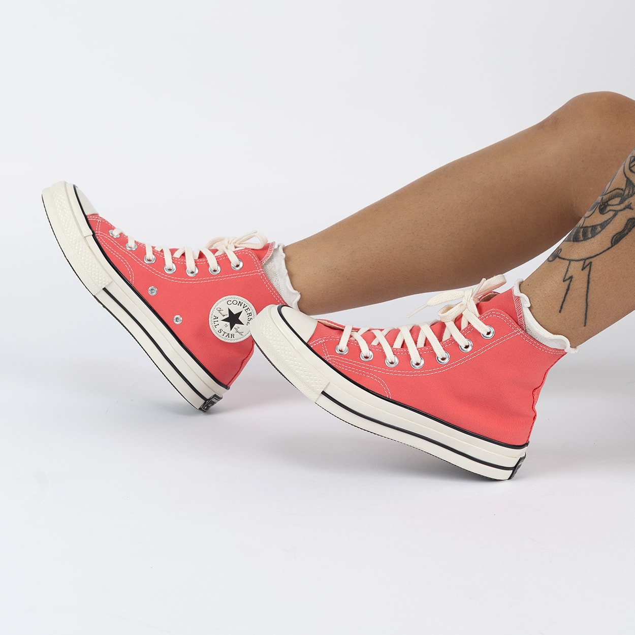 【SALE】 November D4 22-23 142cm Tênis Converse Chuck 70 Hi Seasonal Cereja Clara Amendoa CT14550034