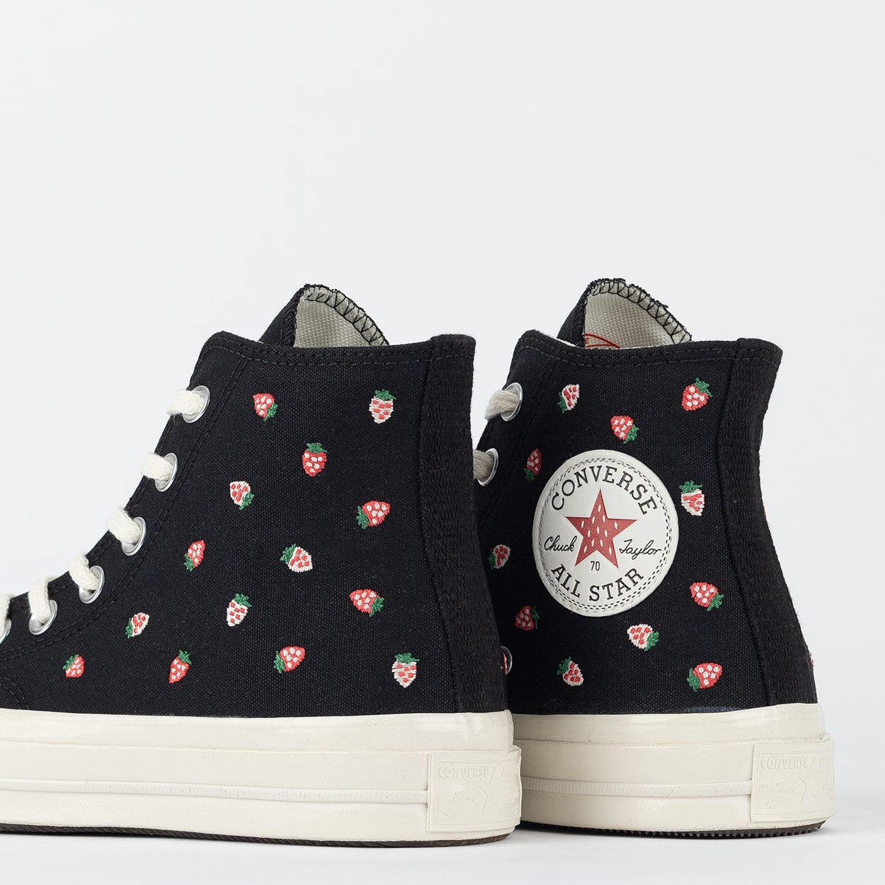 Tênis Converse Chuck 70 Hi Strawberry Soles Preto Amendoa CT31010001